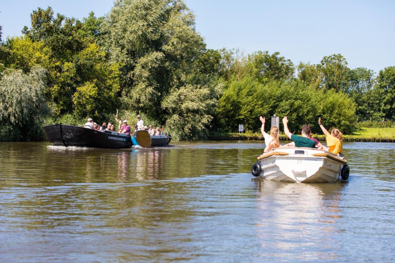 aan het water overnachten dokkum